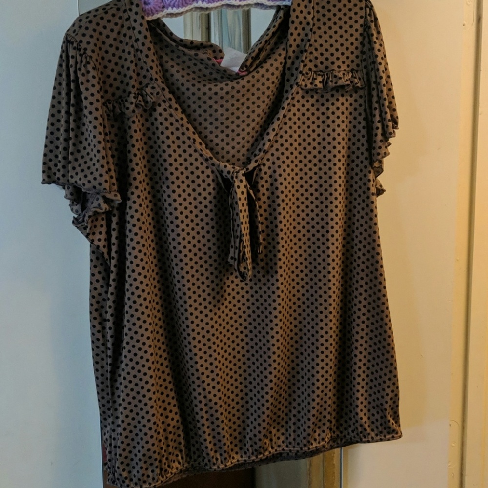NWT Julie's Closet 2x brown and black blouse
